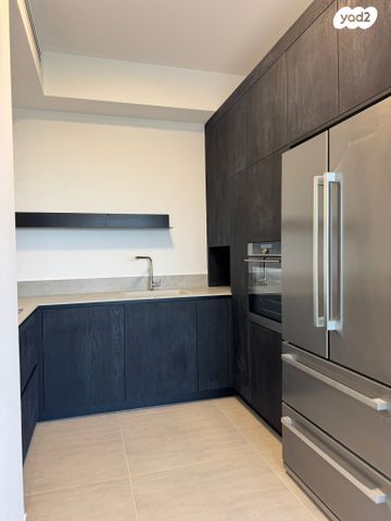 דירה, מרדכי אנילביץ' 7, קרית ויצמן, רעננה