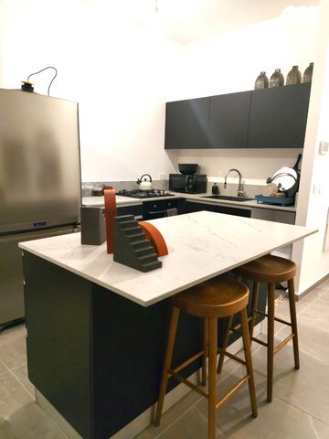 דירה, ליאונרדו דה וינצ'י 12, גני שרונה, קרית הממשלה, תל אביב יפו