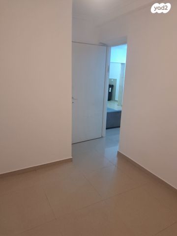 דירה, כרמים 55, מעוז ציון א', מבשרת ציון