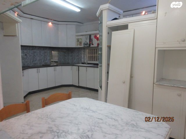 בית פרטי/ קוטג', אפרים לוזון 14, נווה אלון, לוד