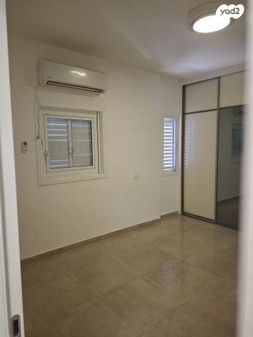 דירה, שדרות בר אילן 38, דרום מערב ותיק, בת ים