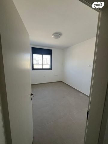 גג/ פנטהאוז, שחם 23, המגרסה, מבשרת ציון