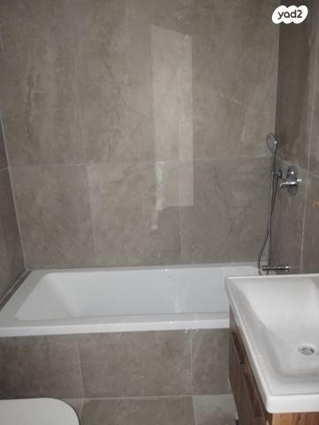 דירה, אגריפס 21, מחנה יהודה - לב העיר, ירושלים