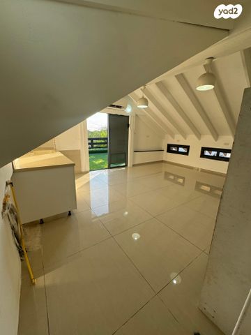 יורם חתוכה 21