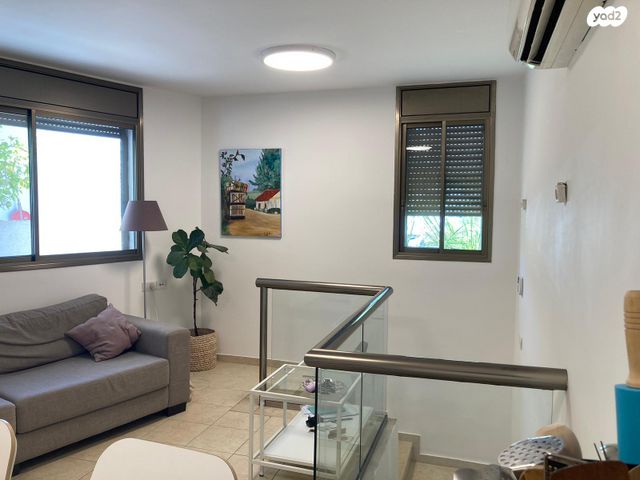 יחידת דיור, סמטת הצבעוני 8, גנות הדר, גנות הדר