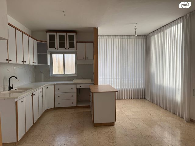 דירה, שדרות הציונות 12, מרכז העיר, קרית אתא