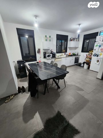 דירת גן, ספיר 34, רובע 10 חן, קצרין