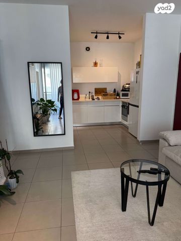 סאבלט, ביאליק 134, חרוזים, רמת גן