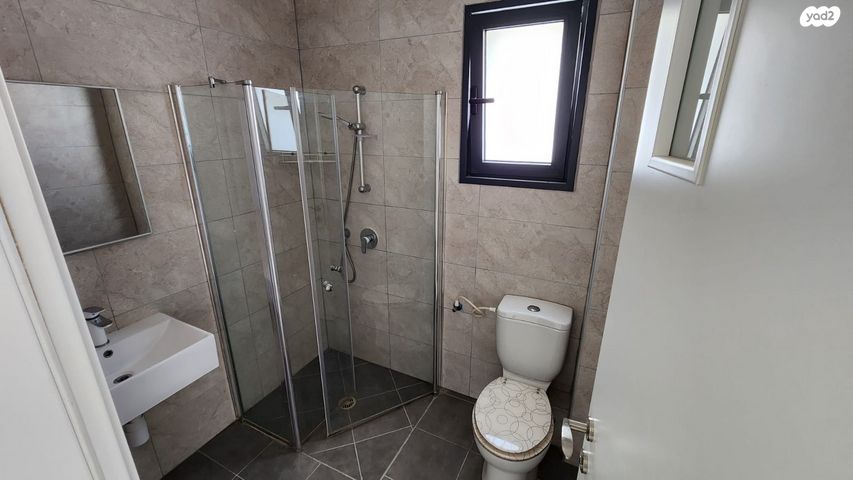 דירה, לוטם 15, הפרחים, חריש