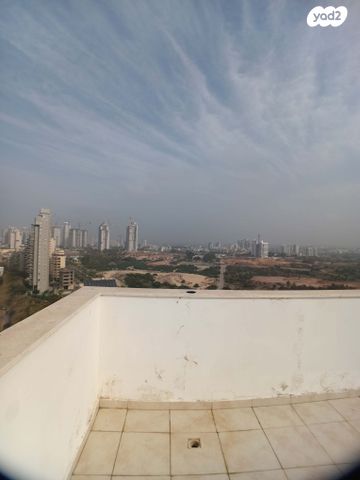 גג/ פנטהאוז, פייר קניג 37, נוף הטיילת, נתניה