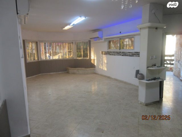 אפרים לוזון 14