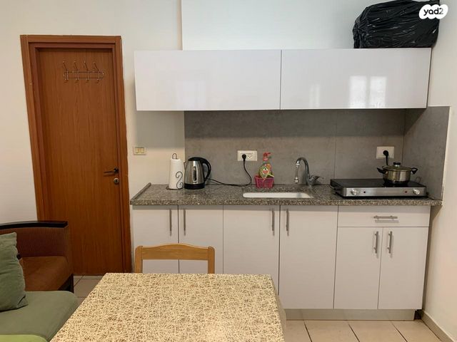 חיים עוזר 21