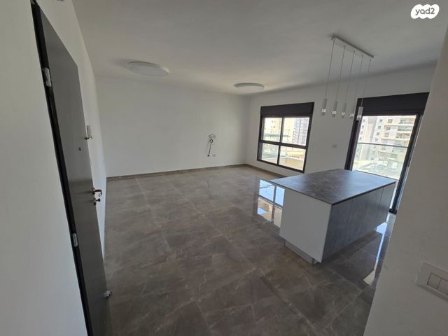 דירה, שדרות כצנלסון 1, מרכז העיר, קרית אתא