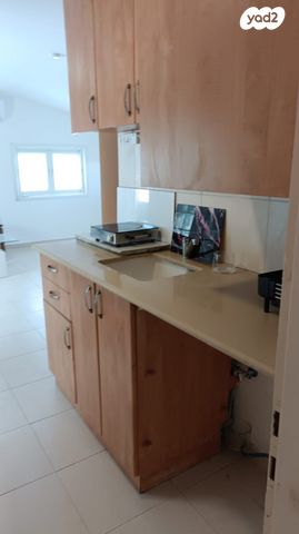 סטודיו/ לופט, יד שלום 7, תל יהודה, רמת גן