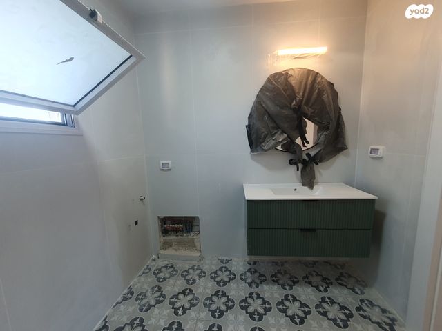 גג/ פנטהאוז, דודאים 6, עג'מי, גבעת העליה, תל אביב יפו