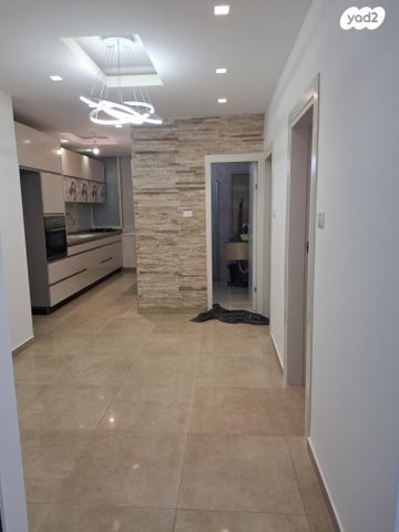 דירה, שדרות בר אילן 38, דרום מערב ותיק, בת ים