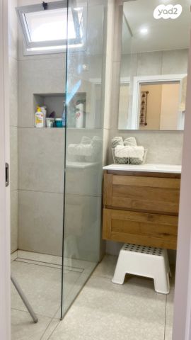 דירה, גייסות השריון 11, אלי כהן, כפר סבא