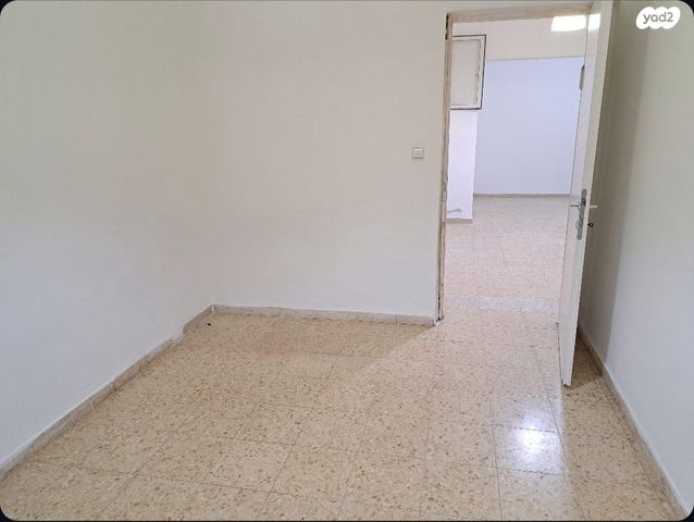 דירת גן, בורוכוב 20, קרית היובל, ירושלים