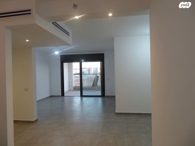 חיים הרצוג 3