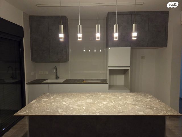 דירה, שדרות כצנלסון 1, מרכז העיר, קרית אתא