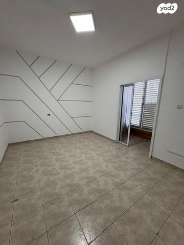 דירה, שדרות העצמאות 34, לב העיר, בת ים