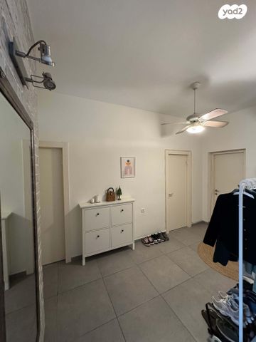 דירה, עובדיה מברטנורה 16, הצפון הישן - צפון, תל אביב יפו