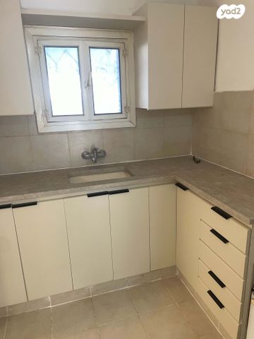 דירת גן, מנחם בן סרוק 7, מרכז, הרצליה