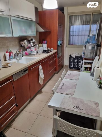 דירה, דרך משה דיין 40, נווה ברבור, כפר שלם מערב, תל אביב יפו