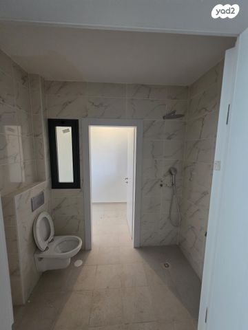 דירת גן, אנפה 1, גבעת הסביונים, קרית מלאכי