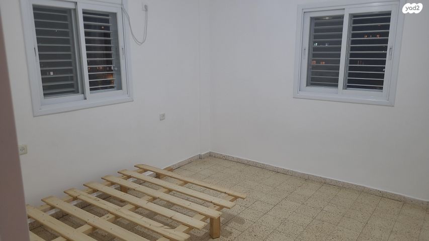 דירה, אהרון שקולניק 1, ג' / מרכז מזרח העיר, רחובות