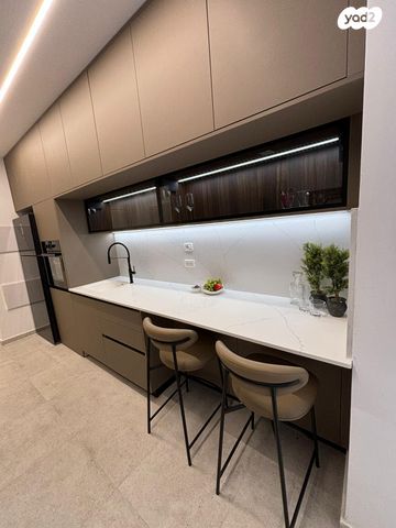 דירה, אחד העם 6, הרצליה, חיפה