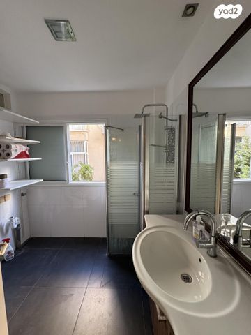 דירה, עובדיה מברטנורה 16, הצפון הישן - צפון, תל אביב יפו