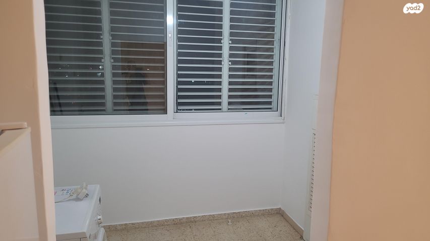 דירה, אהרון שקולניק 1, ג' / מרכז מזרח העיר, רחובות