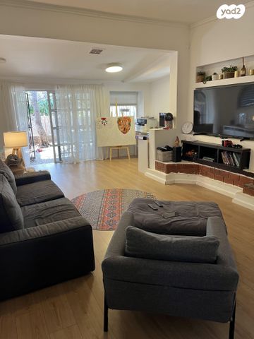 בית פרטי/ קוטג', אלמוגן 23, בני דרור, בני דרור