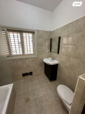 דירה, הרב בר אילן 20, הפועל המזרחי ה', שיכון ה', בני ברק