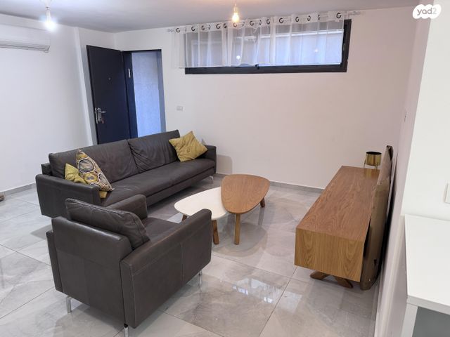 מרתף/ פרטר, הירדן 2, גני מנחם, באר יעקב