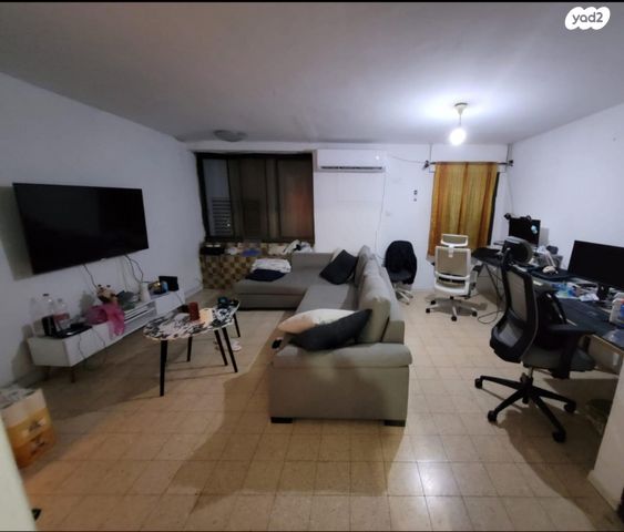 דירה, דוד המלך 9, האצטדיון, טבריה