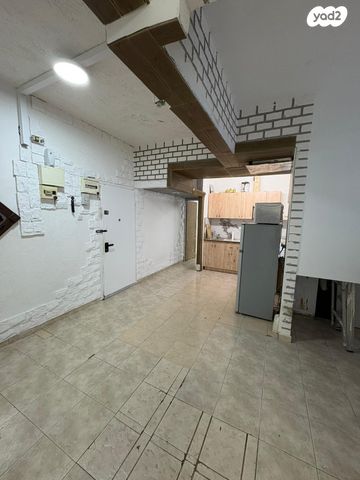 דירה, שדרות העצמאות 34, לב העיר, בת ים