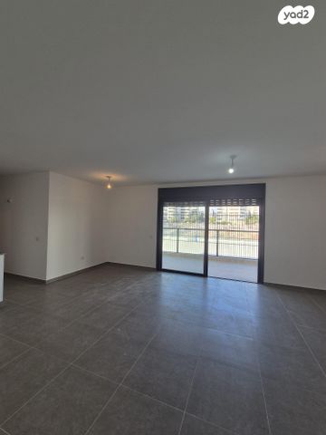 דירה, הרב שלום שבזי 215, פסגות אפק, ראש העין