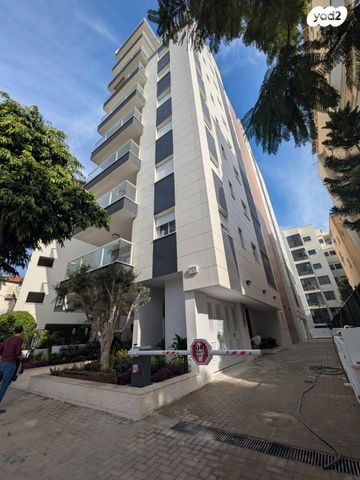 דירה, אורלנסקי 13, מחנה יהודה, פתח תקווה