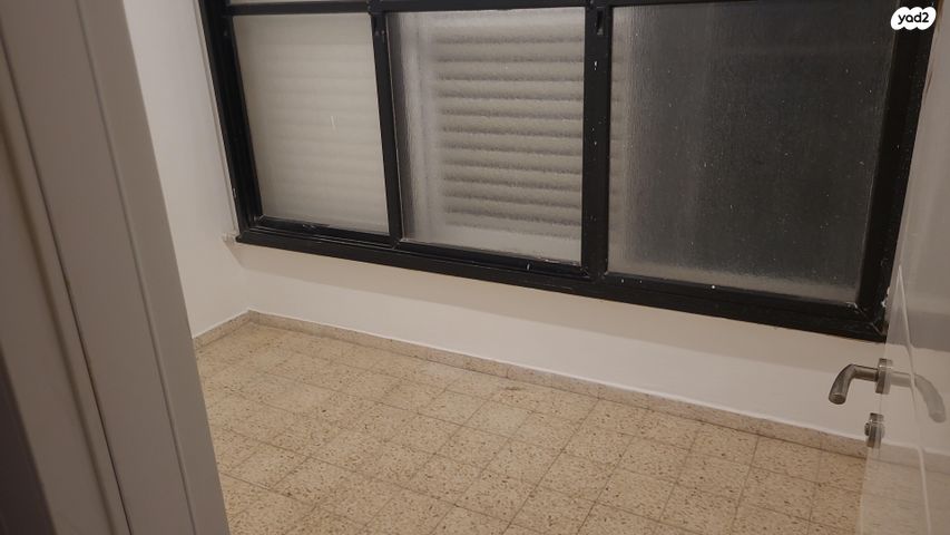 דירה, אהרון שקולניק 1, ג' / מרכז מזרח העיר, רחובות