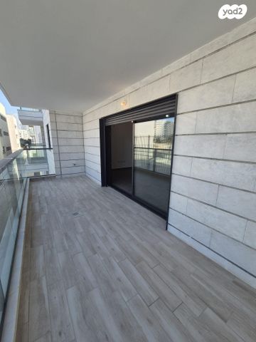 דירה, הרב שלום שבזי 215, פסגות אפק, ראש העין