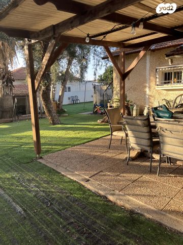 בית פרטי/ קוטג', אלמוגן 23, בני דרור, בני דרור