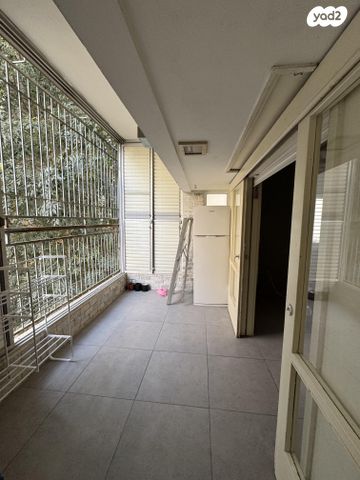 דירה, עובדיה מברטנורה 16, הצפון הישן - צפון, תל אביב יפו