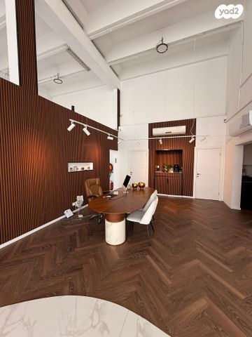 דוד סחרוב 18