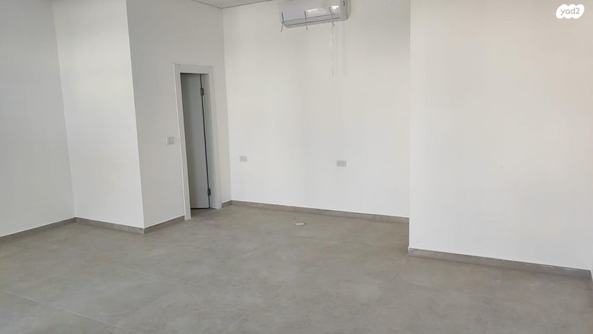 חנויות/ שטח מסחרי, שדרות החוצבים 20, נופי החורש, מבשרת ציון