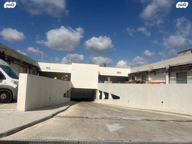 מבני תעשיה, האלה 2, תל צור, אבן יהודה