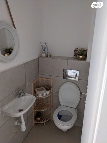 דירה, נתן אלתרמן, פסגות אפק, ראש העין