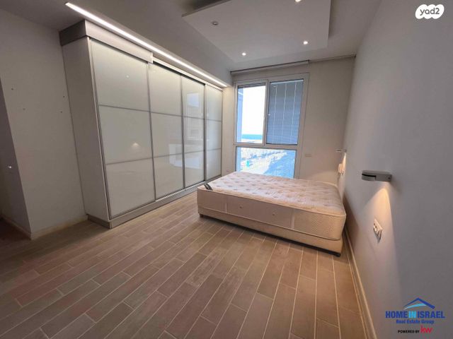 דירה, אהוד מנור, עיר ימים, נתניה