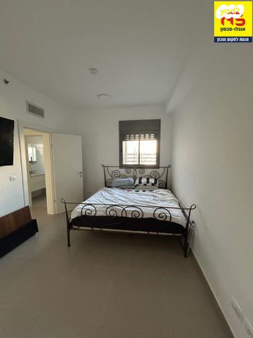 דירה, הגאולה, הוד השרון